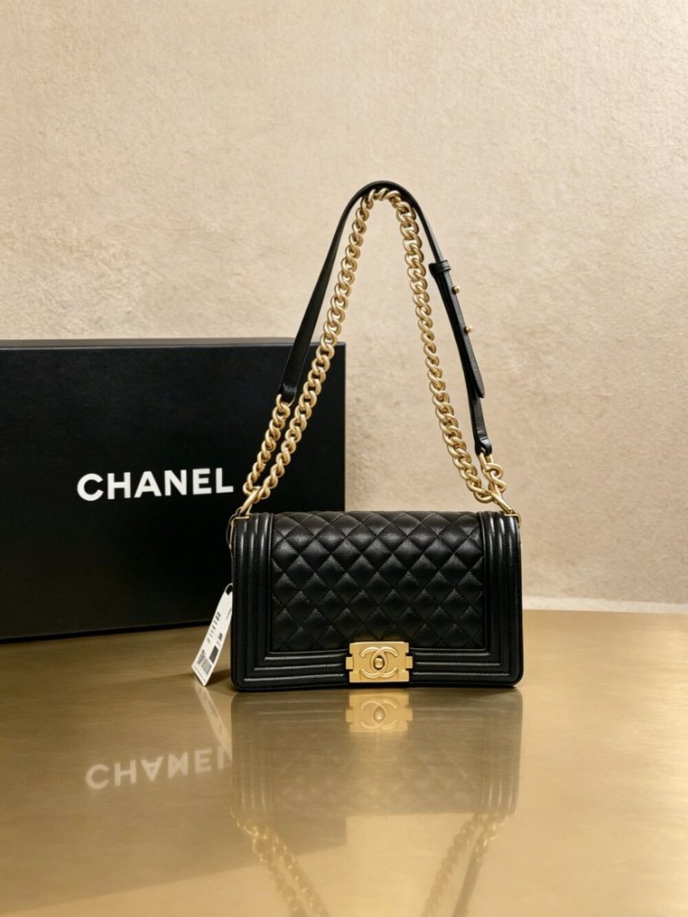 Chanel Boy Medium in Quilted Lambskin - Picture 2 of 5